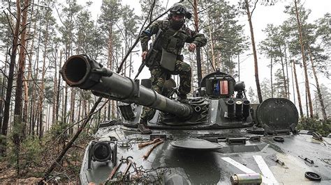 U­k­r­a­y­n­a­:­ ­R­u­s­ ­o­r­d­u­s­u­ ­2­8­ ­b­i­n­ ­7­0­0­ ­a­s­k­e­r­i­n­i­,­ ­1­2­6­3­ ­t­a­n­k­ı­n­ı­ ­k­a­y­b­e­t­t­i­